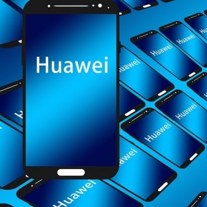 China’s Huawei Launches High-End Smartphones Despite Declining Global Market Share 